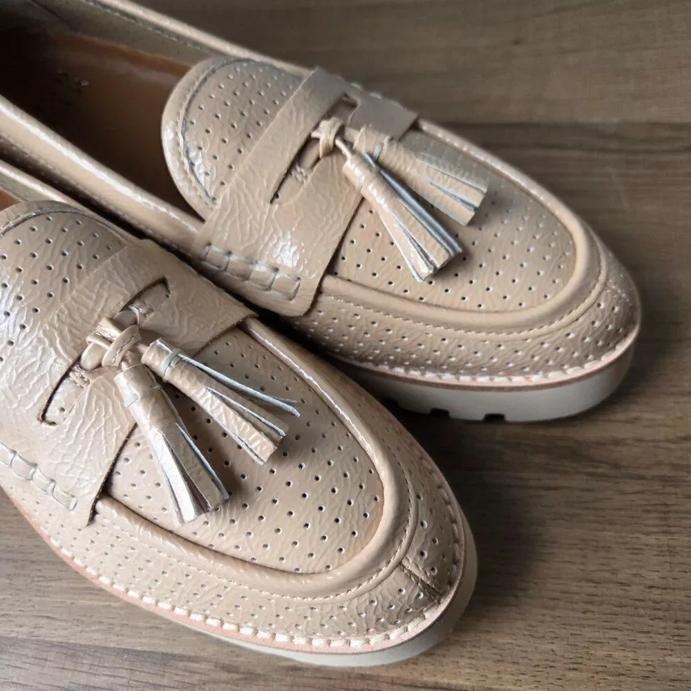 NEW W/O BOX DONALD PLINER TAN LEATHER PERFORATED HARLEM TASSEL LOAFERS 9 WMNS